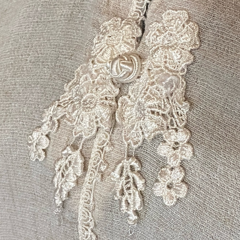 Cottagecore - Beige Lacy Blouse - Classic Romantic Style